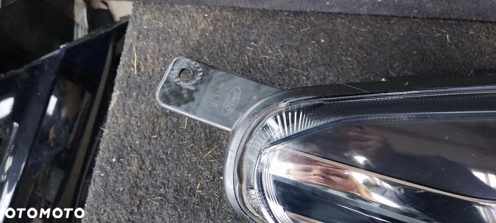 FORD FIESTA MK8 LAMPA PRZEDNIA PRAWA B479HL ICA UK ANGLIK - 3