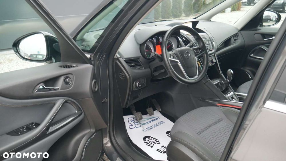Opel Zafira - 11