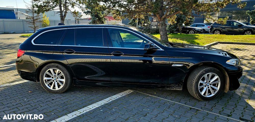 BMW Seria 5 520i Touring Aut. - 33