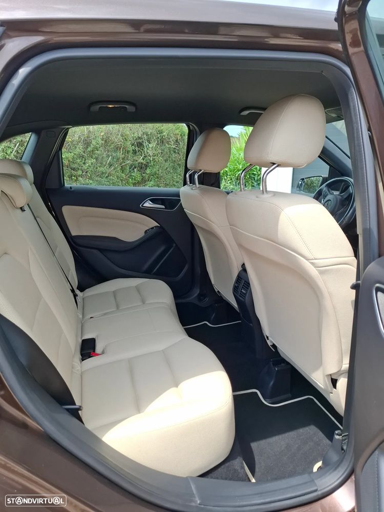 Mercedes-Benz B 180 d Urban - 14