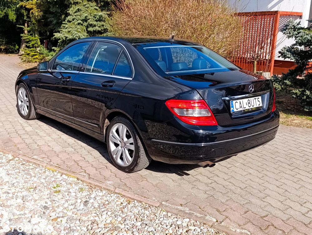 Mercedes-Benz Klasa C 180 CGI BlueEFFICIENCY Avantgarde - 2