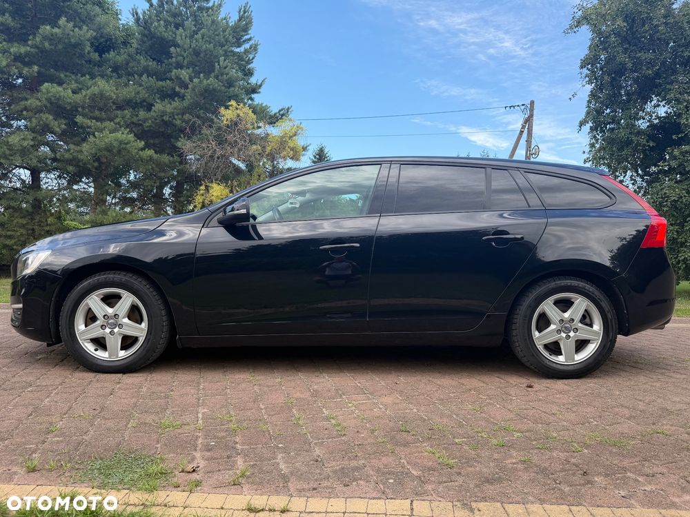 Volvo V60 D2 R-Design Momentum - 8