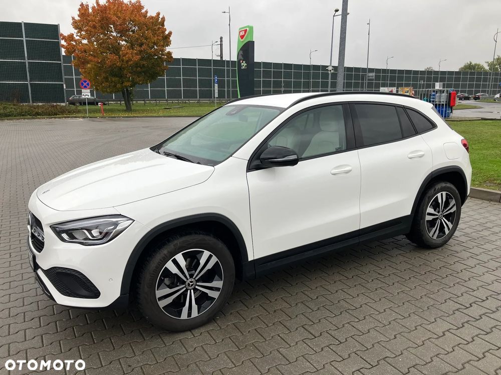 Mercedes-Benz GLA 200 - 4