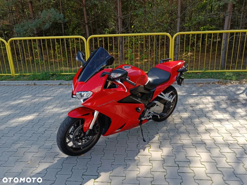 Honda VFR - 2