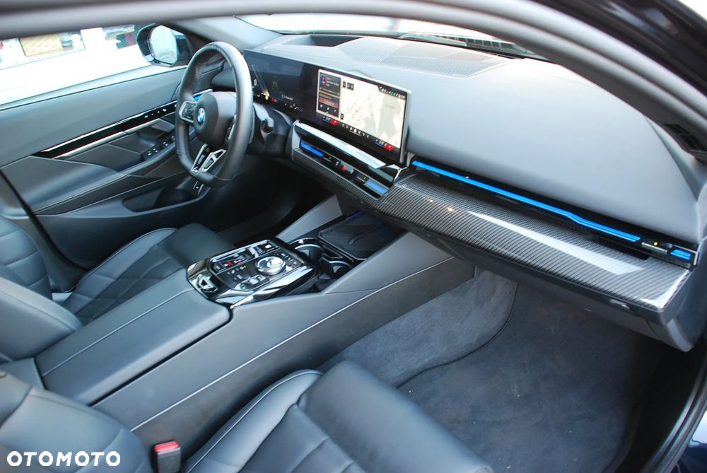 BMW Seria 5 520i mHEV M Sport - 6