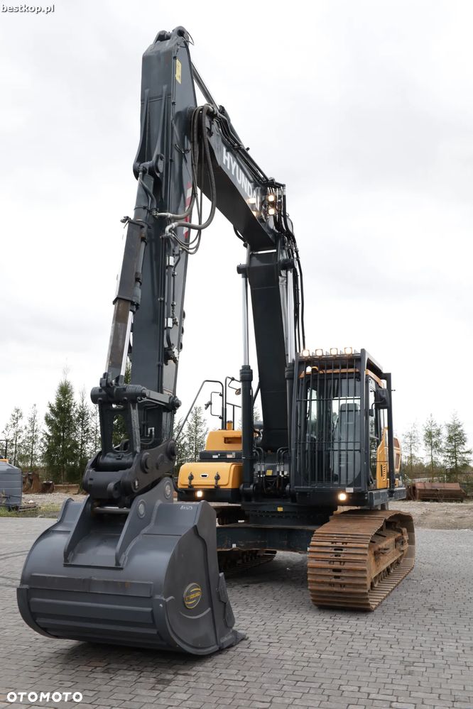 Hyundai HX300AL - 16