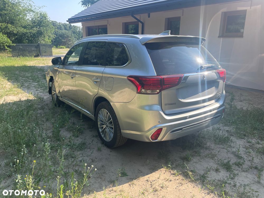 Mitsubishi Outlander - 15