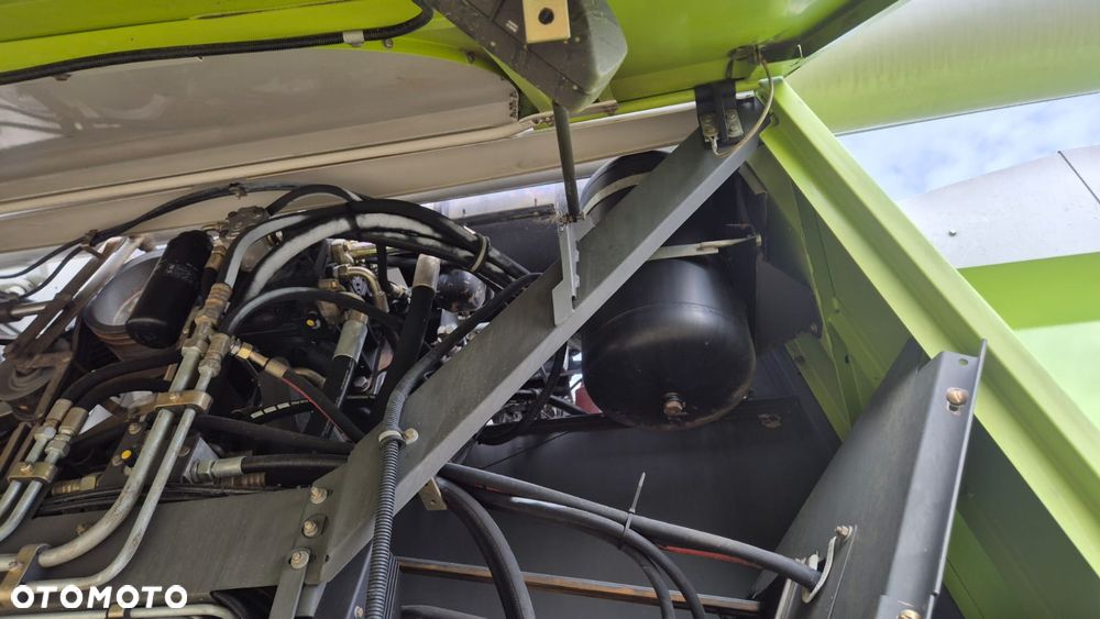 Claas Lexion 580 z hederem - 10