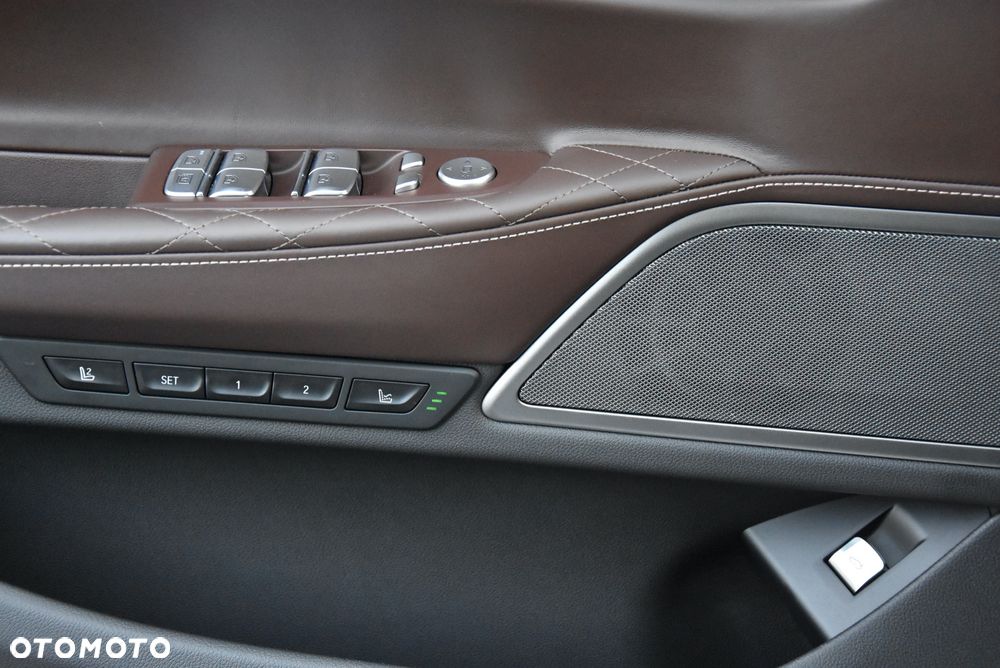 BMW Seria 7 740Ld xDrive sport - 38