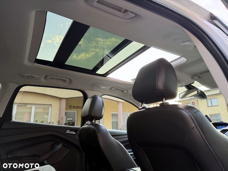 Ford Kuga 2.0 TDCi 2x4 Titanium - 16