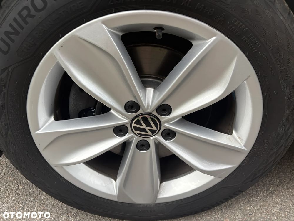 Volkswagen Passat 2.0 TDI EVO Elegance DSG - 23