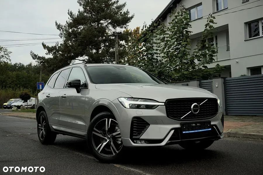 Volvo XC 60 B4 D AWD Plus Dark - 4