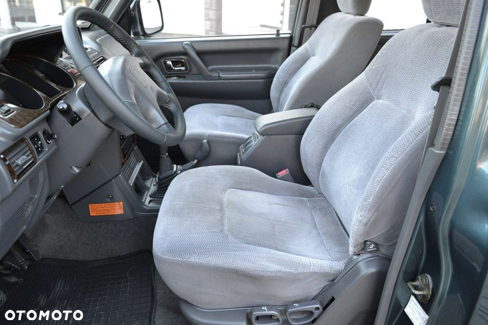 Mitsubishi Pajero - 17