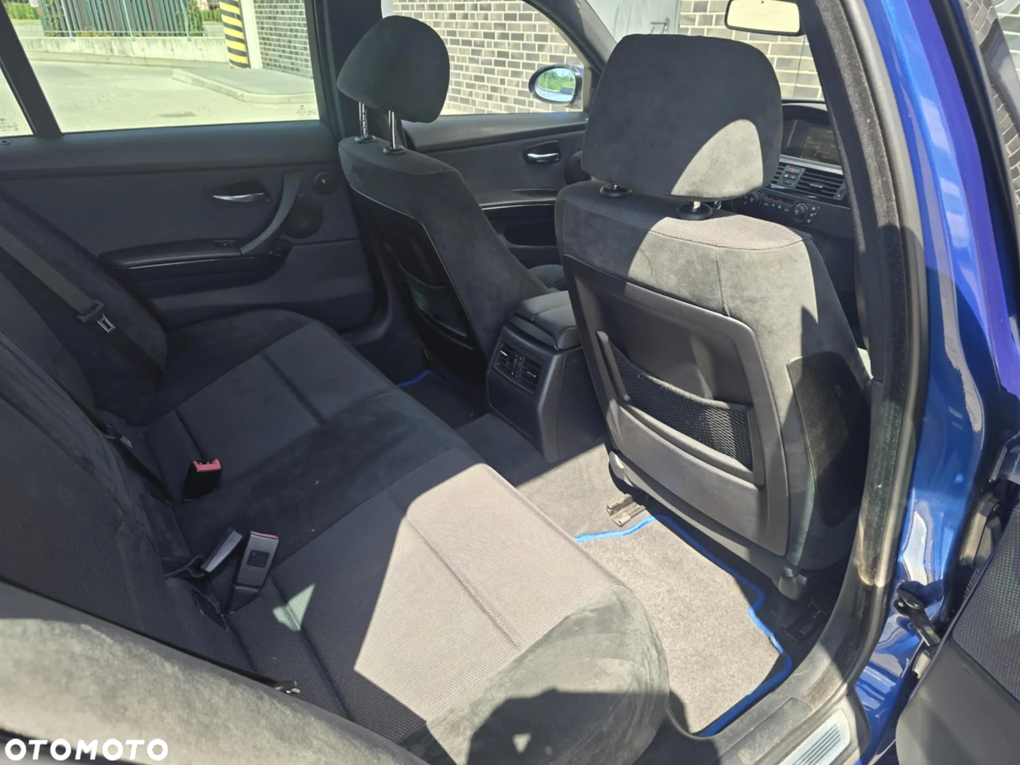 BMW Seria 3 330i Touring - 23