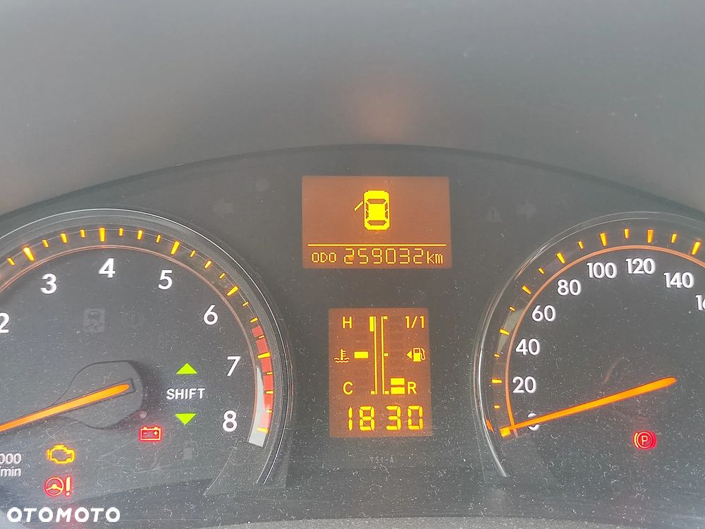 Toyota Avensis 1.8 Comfort - 4