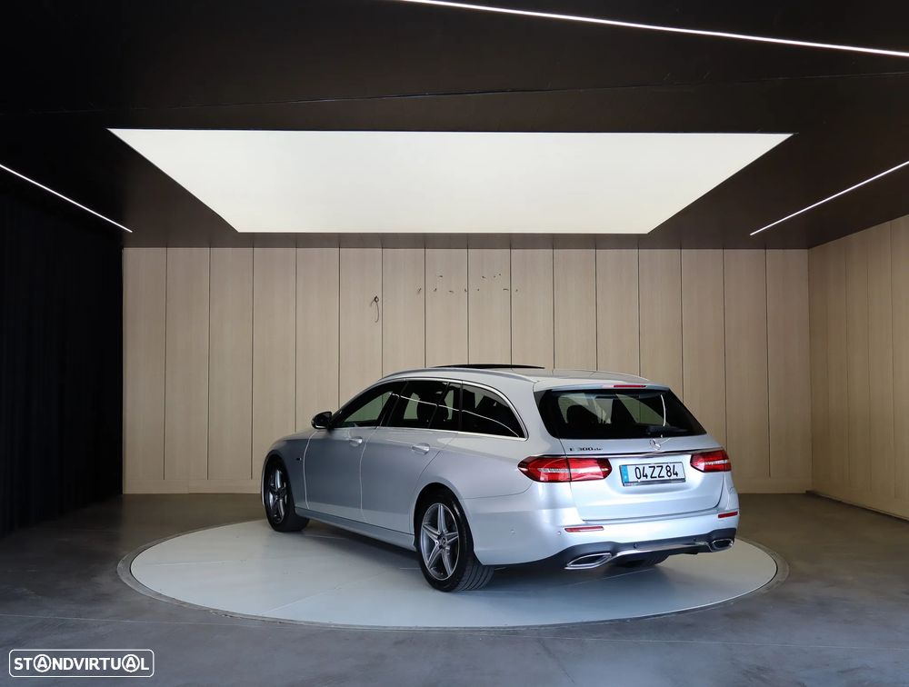 Mercedes-Benz E 300 de AMG Line - 4