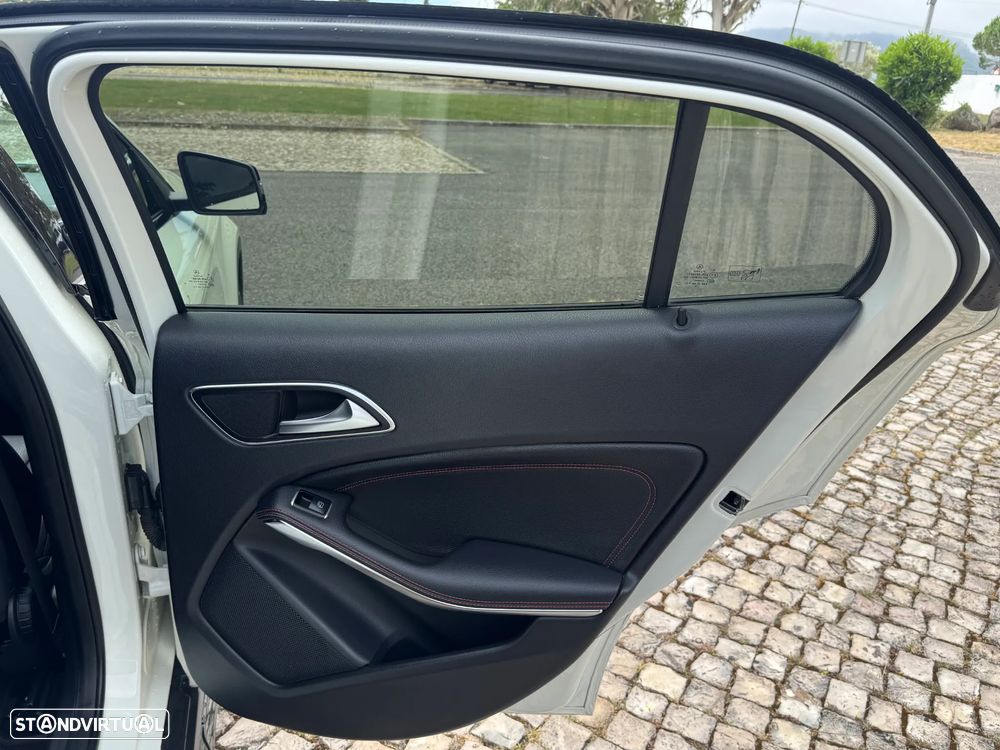 Mercedes-Benz GLA 220 CDI 7G-DCT AMG Line - 19
