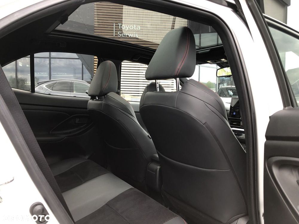 Toyota Yaris Cross Hybrid 1.5 GR Sport - 23