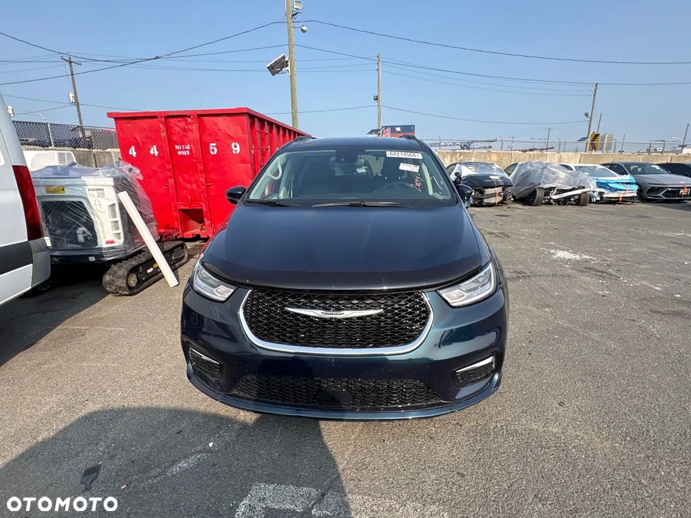 Chrysler Pacifica - 3