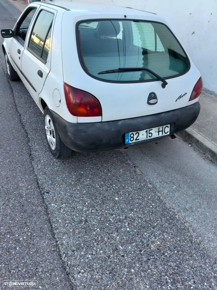 Ford Fiesta 1.8 D Studio - 3