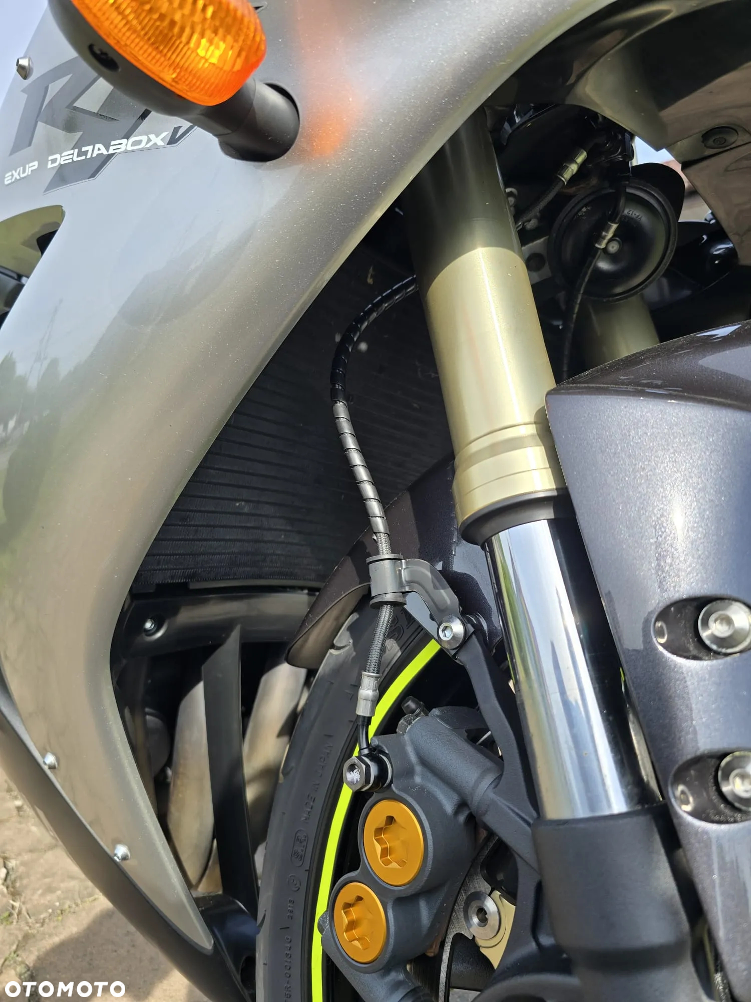 Yamaha R1 - 13