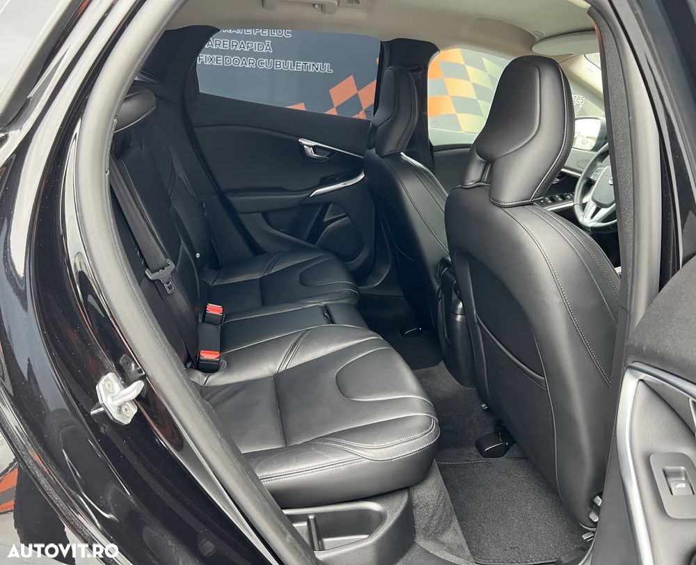 Volvo V40 D2 Geartronic RDesign - 11