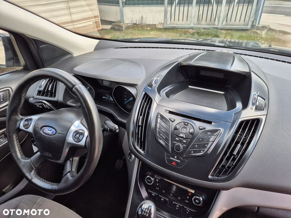 Ford Kuga 2.0 TDCi 2x4 Titanium - 12