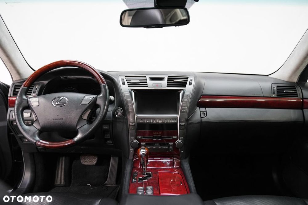 Lexus LS - 15