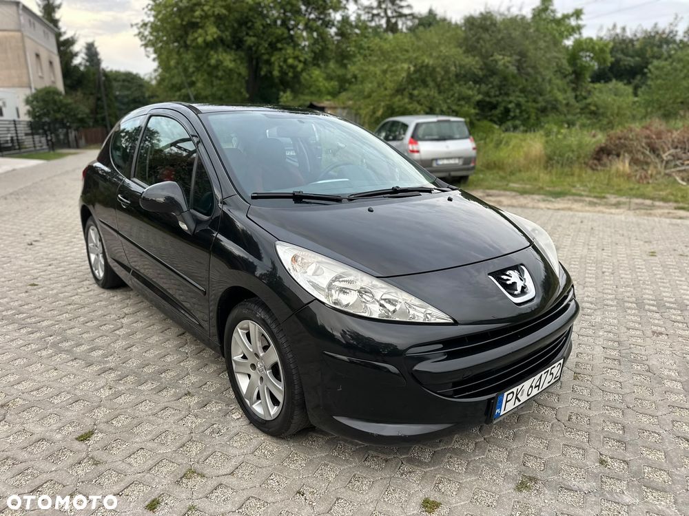 Peugeot 207 - 1