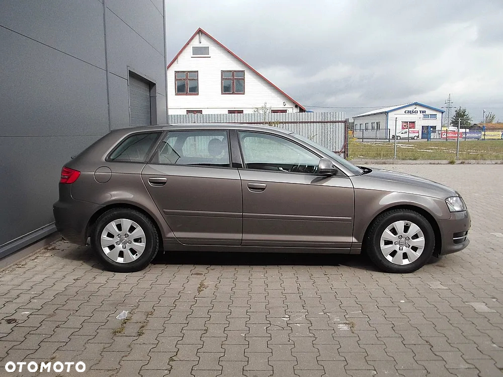 Audi A3 Sportback 1.6 TDI Ambiente - 19