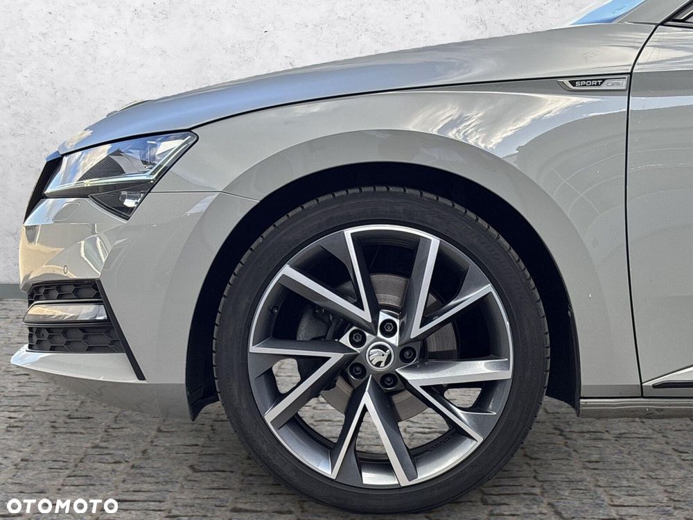 Skoda Superb 2.0 TDI SCR Sportline DSG - 37