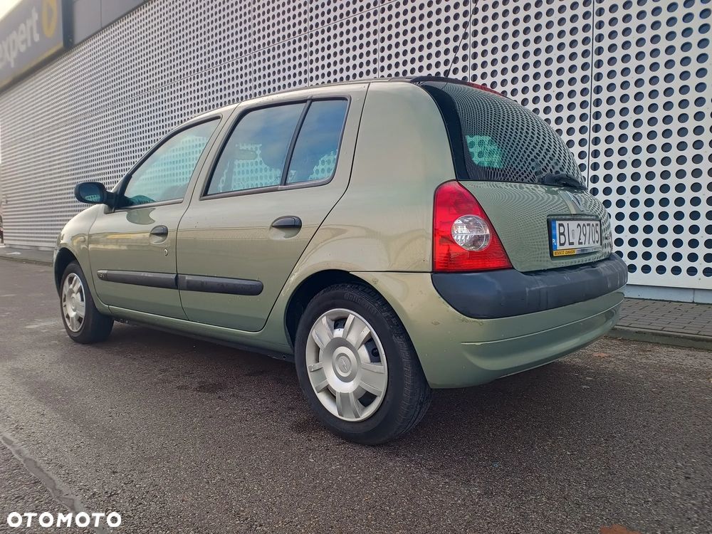 Renault Clio 1.2 16V Alize - 9