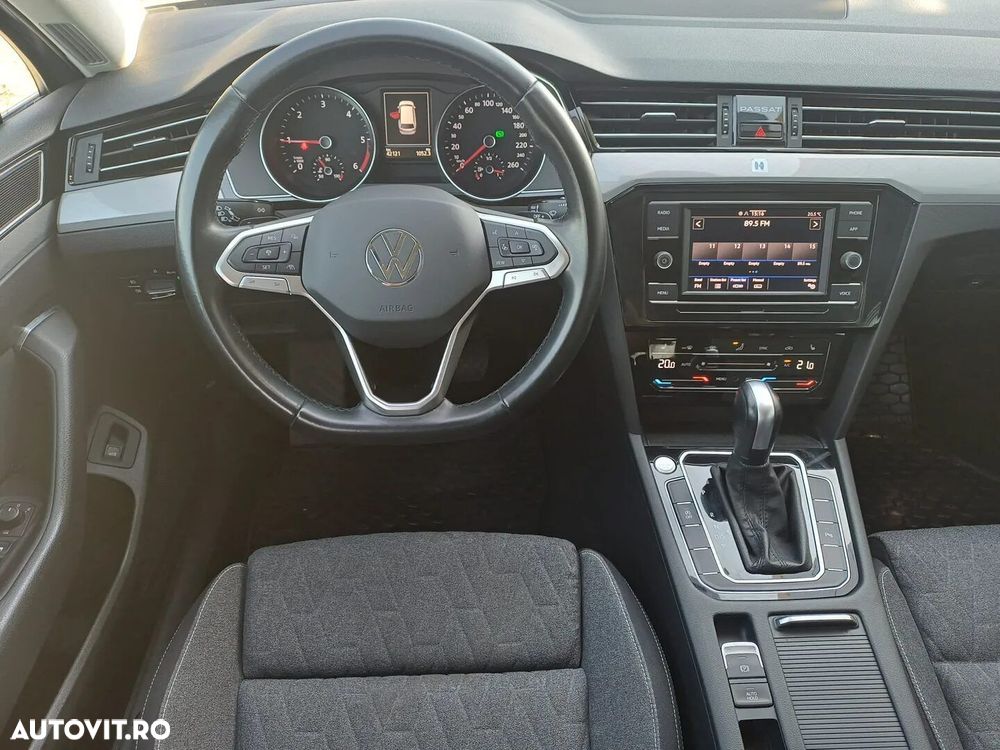 Volkswagen Passat - 12