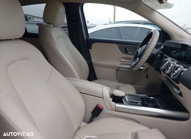Mercedes-Benz GLA 250 8G-DCT - 5