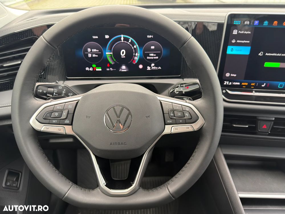 Volkswagen Tiguan - 11