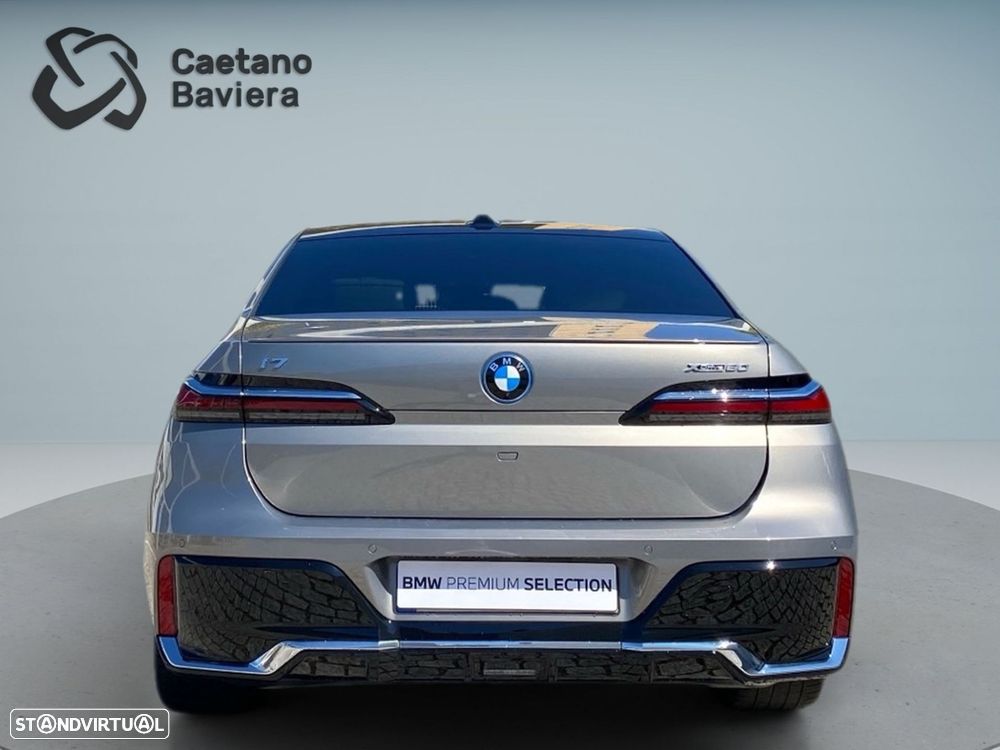 BMW i7 xDrive60 Pack Desportivo M — fotografia 26