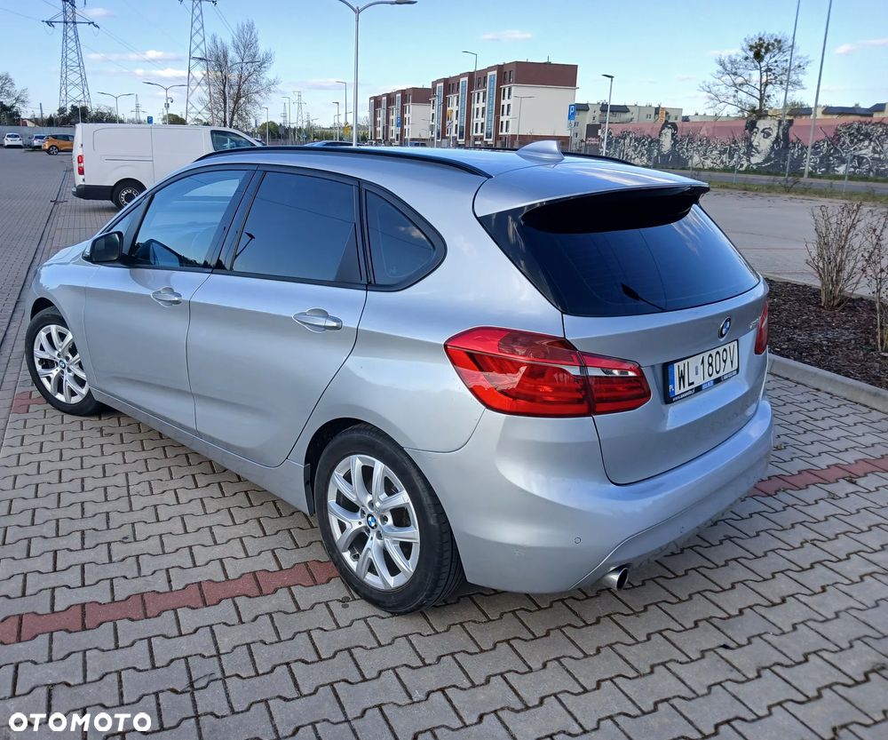 BMW Seria 2 216d - 6