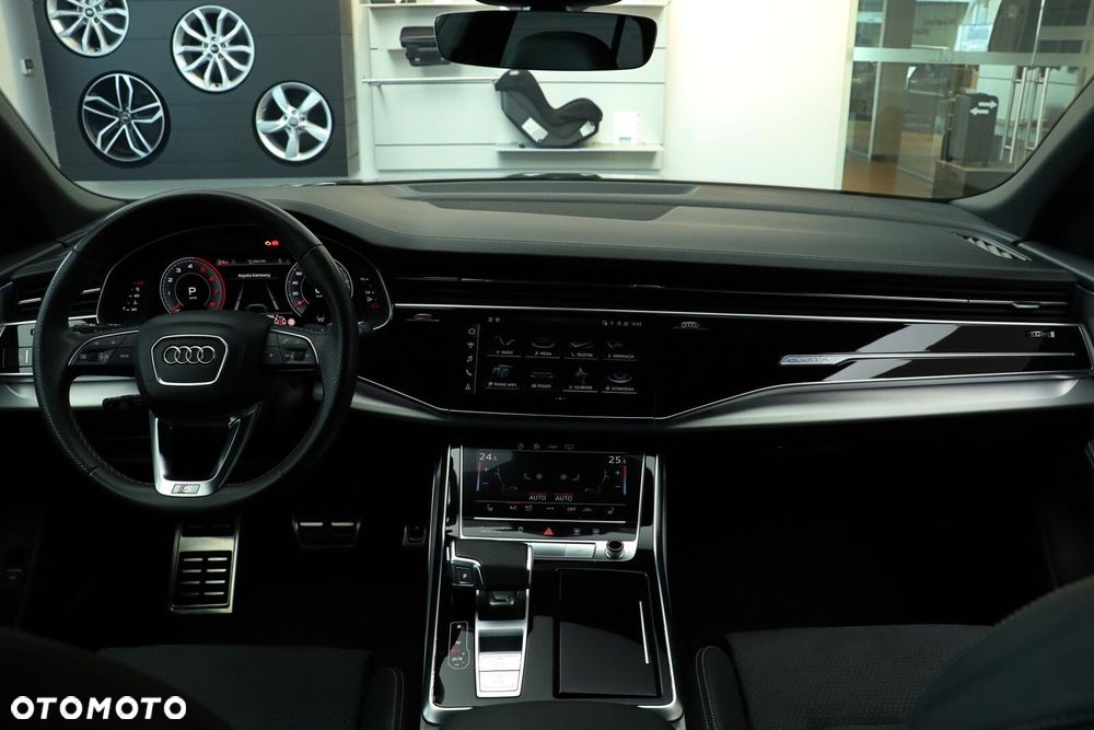 Audi Q8 - 25