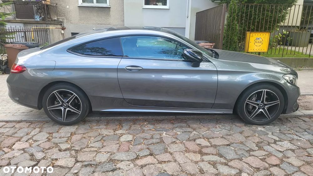 Mercedes-Benz Klasa C 220 d 4Matic 9G-TRONIC AMG Line - 3