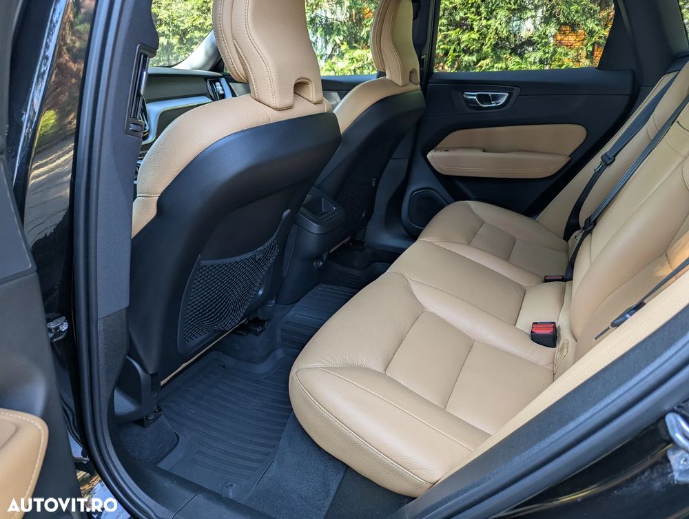 Volvo XC 60 B5 MHEV AT8 AWD Momentum Pro - 5