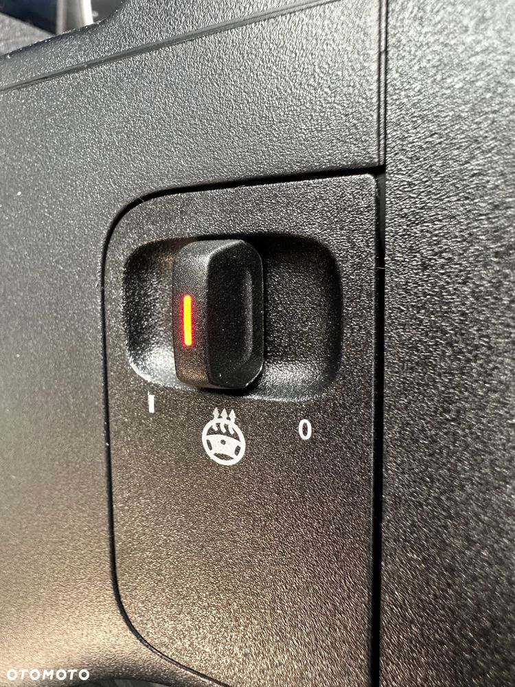 Mercedes-Benz Sprinter - 13