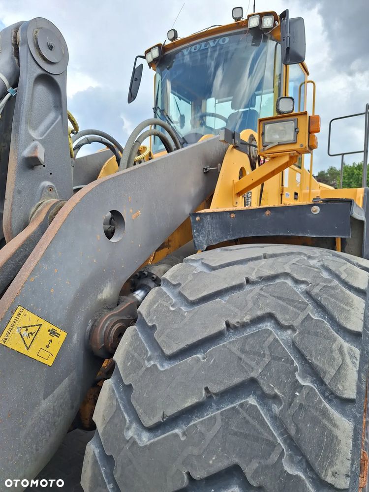 Volvo L180E - 12