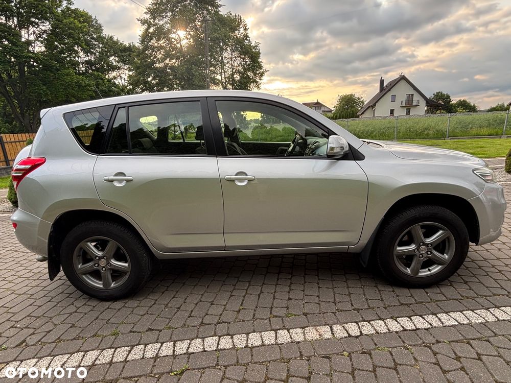Toyota RAV4 - 4