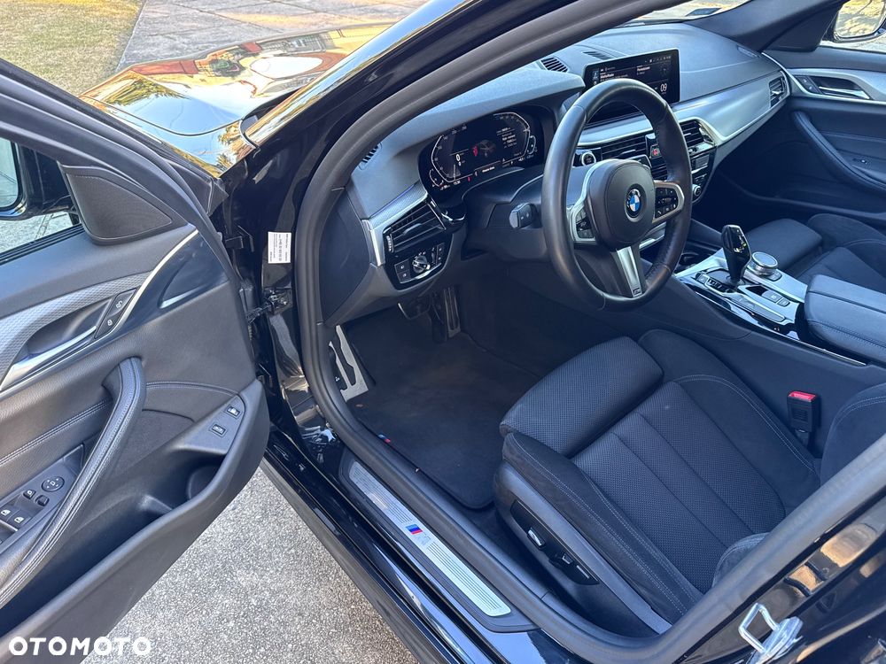 BMW Seria 5 530e iPerformance xDrive M Sport sport - 23