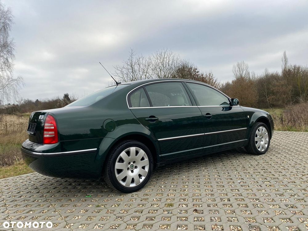 Skoda Superb 1.8 Turbo Exclusive - 17
