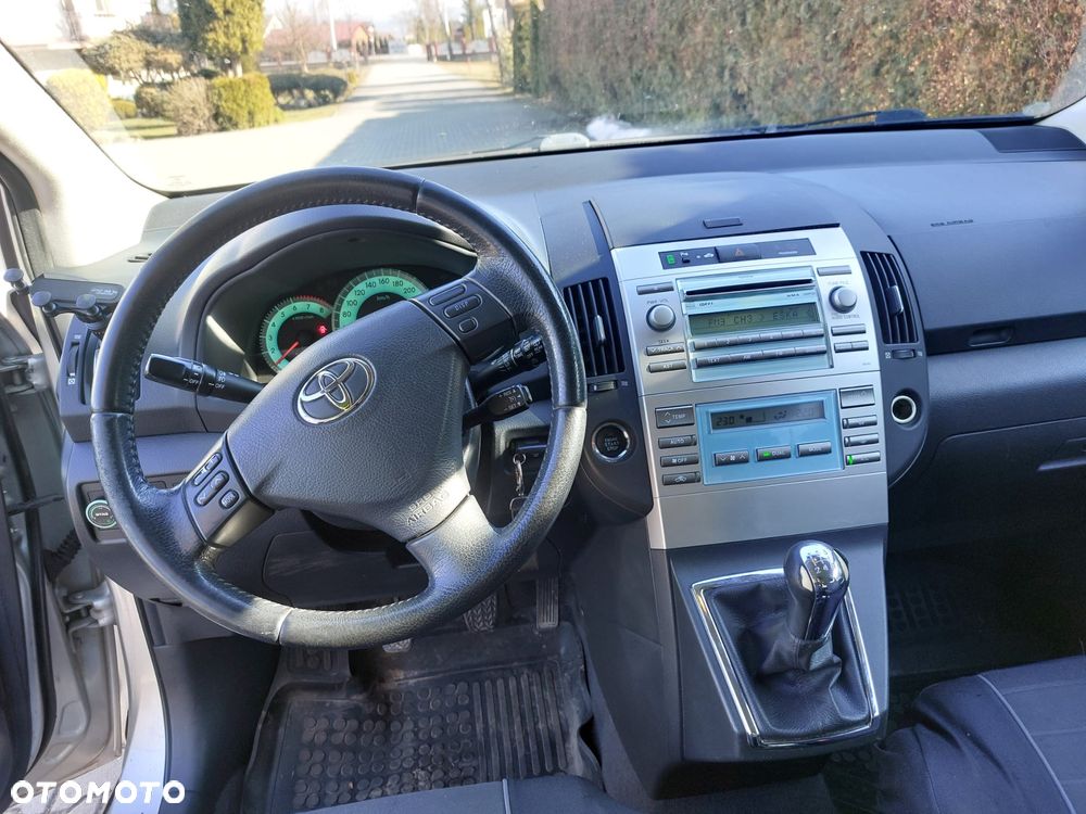 Toyota Corolla Verso 1.8 Sol - 8
