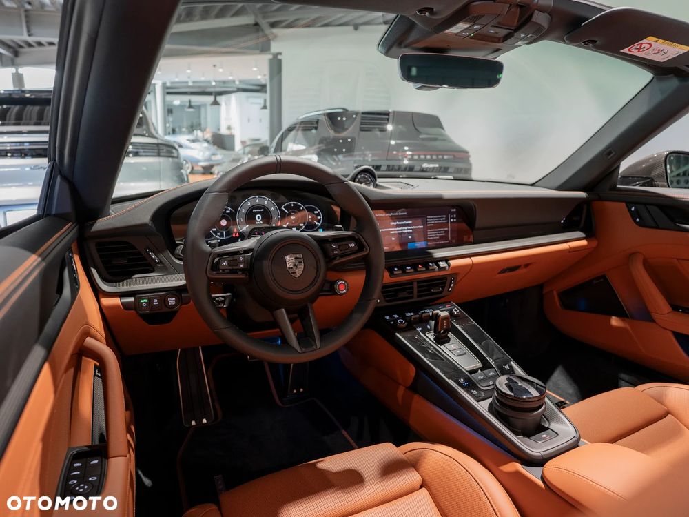 Porsche 911 Carrera Turbo S - 24
