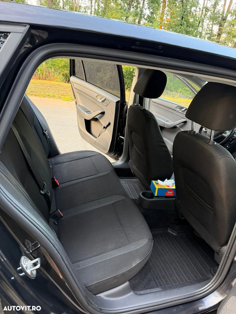 Skoda RAPID 1.6 TDI DSG Active - 10