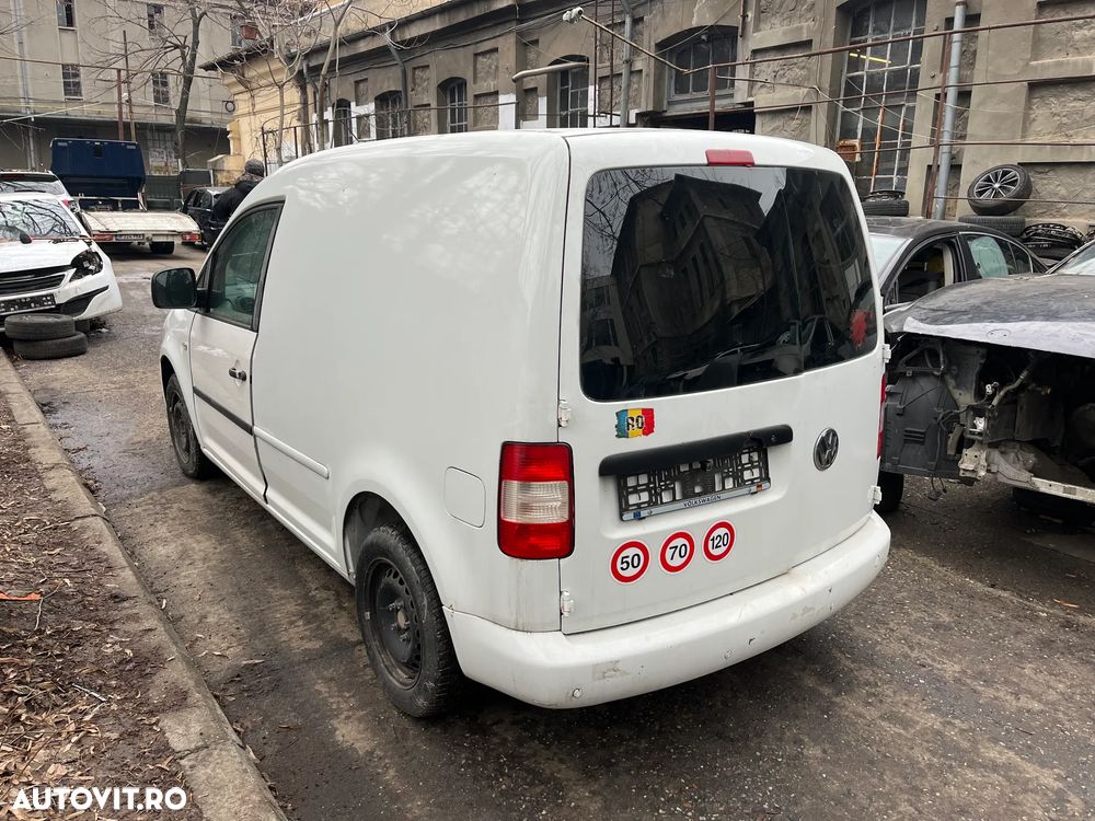 Dezmembrez VW Volkswagen Caddy 2010 alb 1,4 benzina BUD - 3
