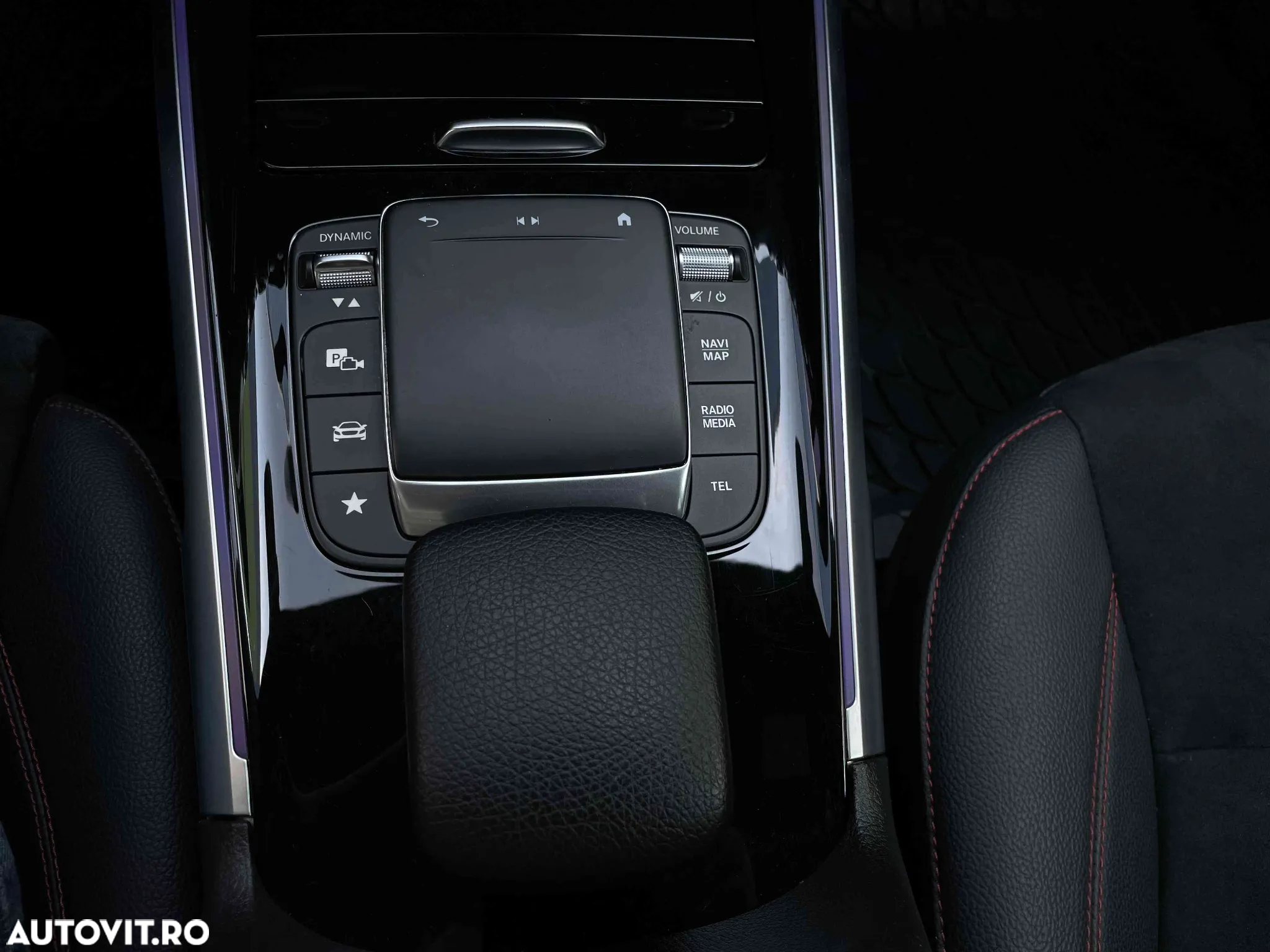 Mercedes-Benz GLB - 12